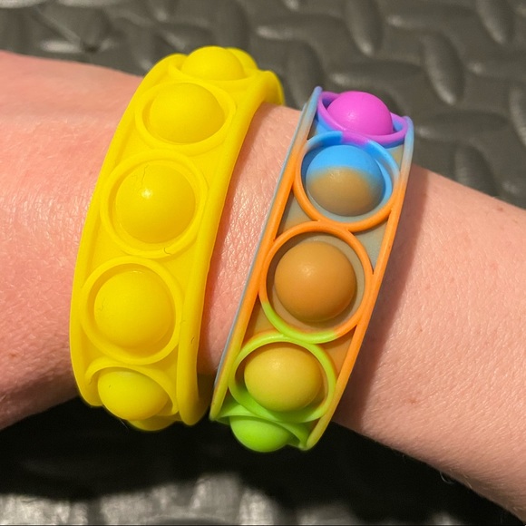 Pop It Pop Sensory Bracelets New - Picture 3 of 3